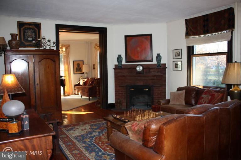 709 Cliveden Road Pikesville, MD 21208 - Photo 18 of 30 Living Room