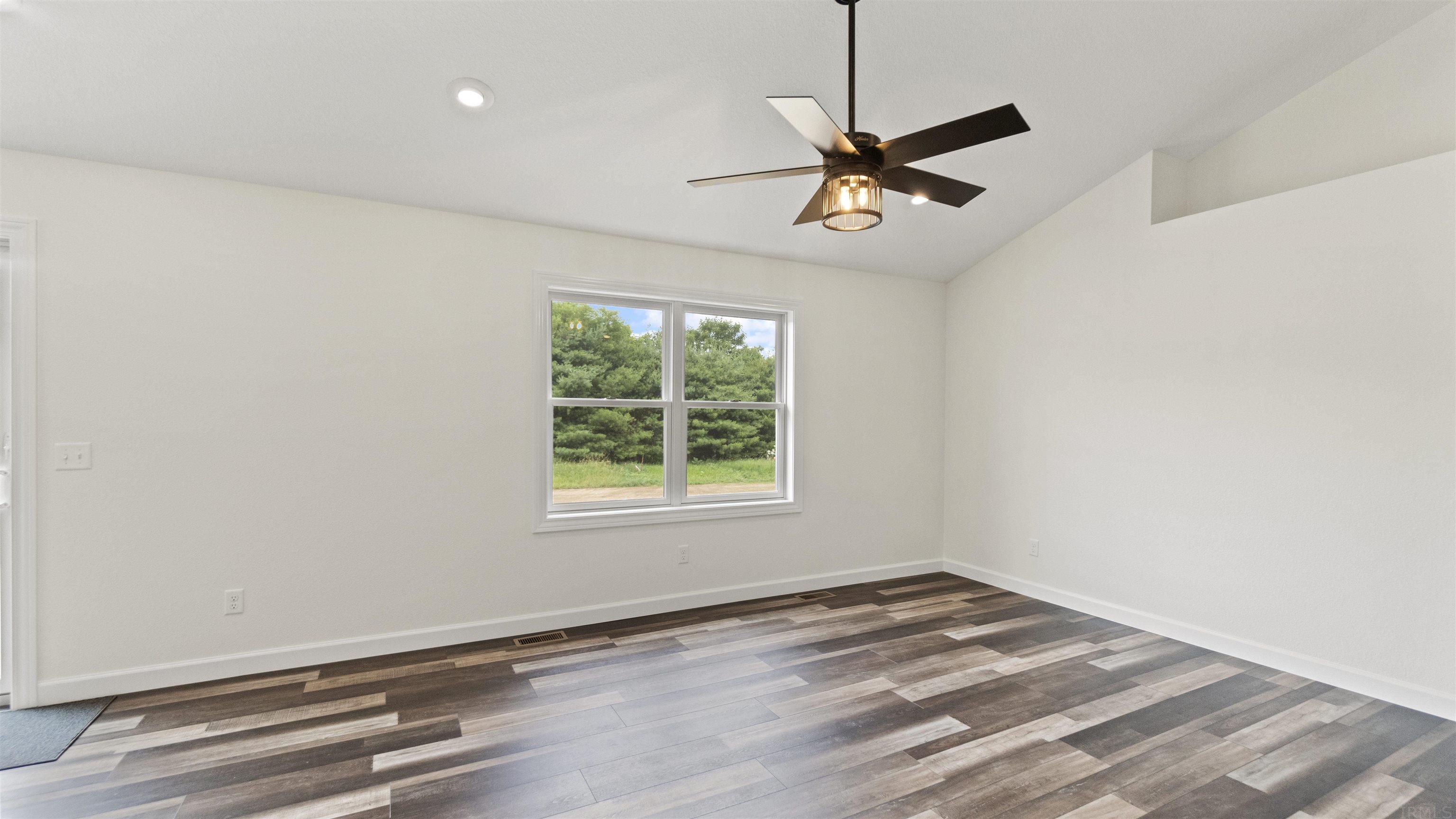 4951 North Cranbrook Road North Webster, IN 46555 - Photo 7 of 21