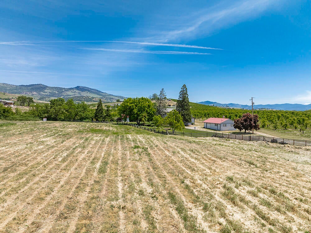 679 West Valley View Road Talent, OR 97540 - Photo 60 of 77 DJI_0142