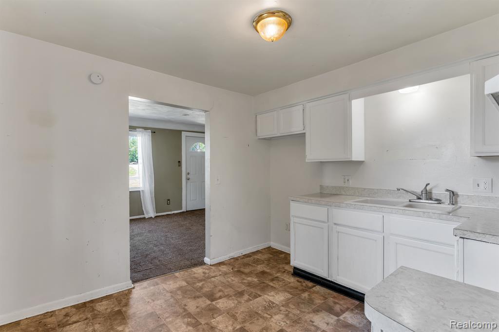 2054 Lavelle Road Flint, MI 48504 - Photo 15 of 18 Gallery Image 15
