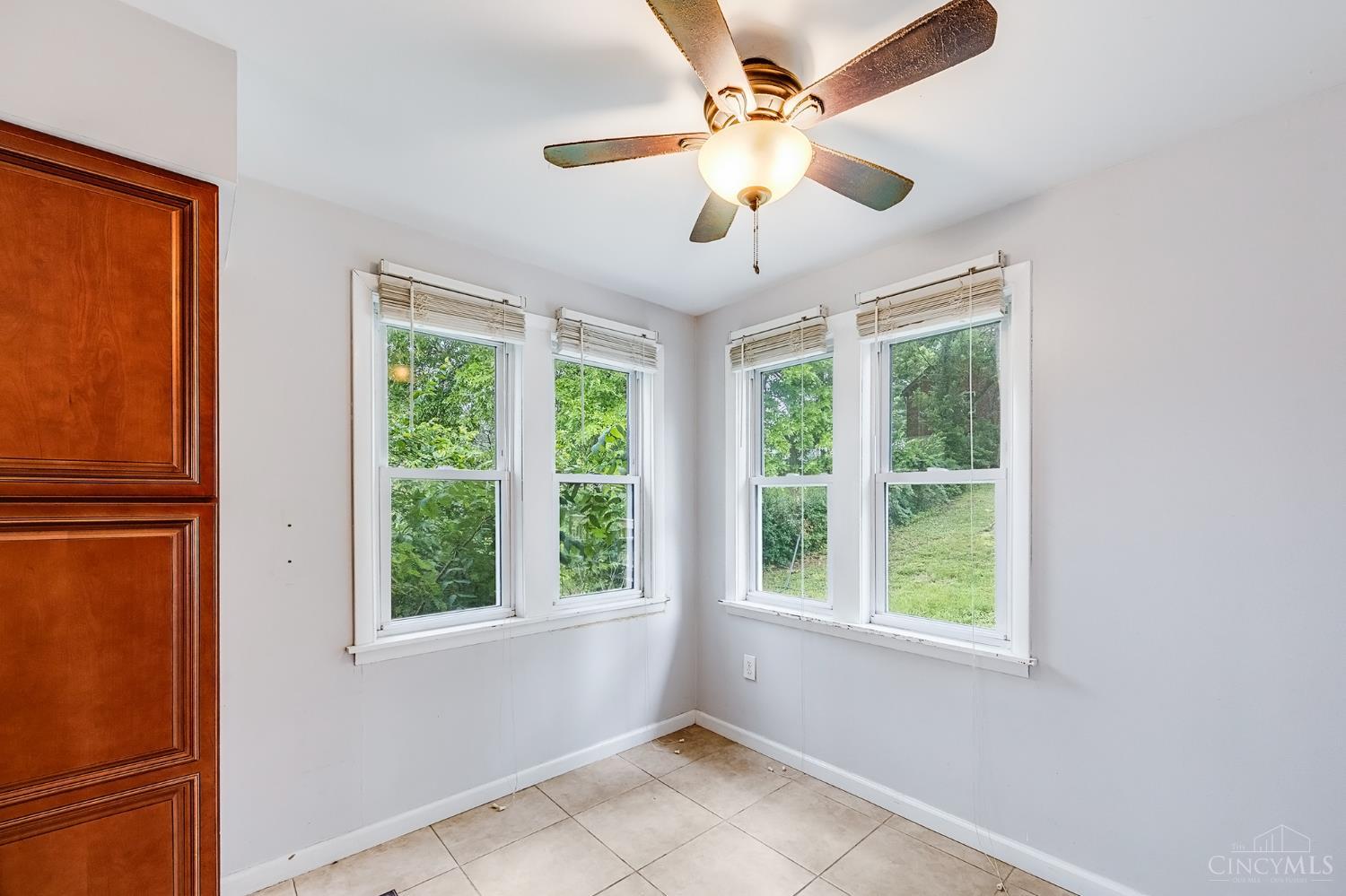437 Samoht Ridge Road Cincinnati, OH 45238 - Photo 13 of 46