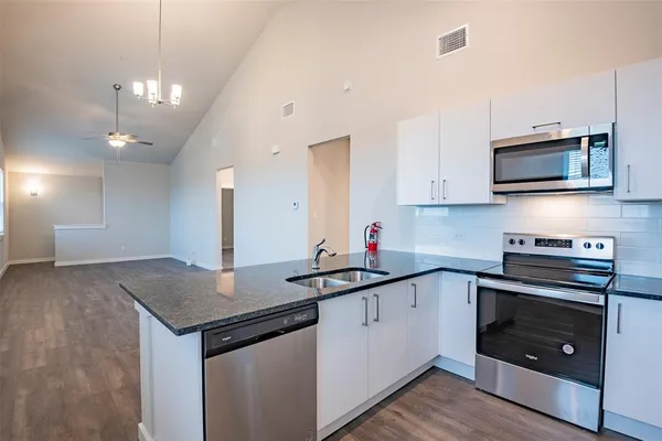 $1,695 | 655 Wheatfield Drive, Venus, TX 76084