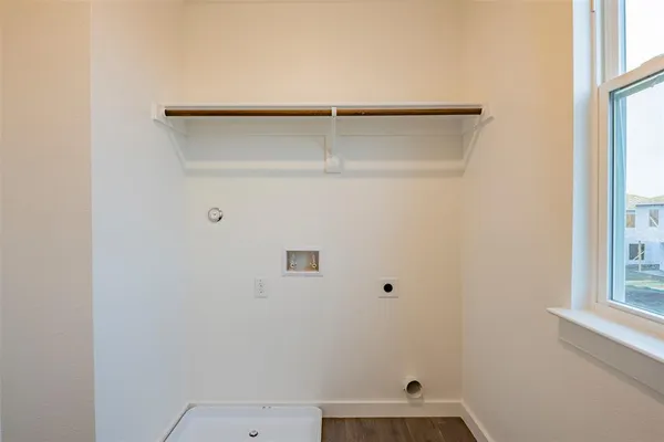 $1,695 | 655 Wheatfield Drive, Venus, TX 76084