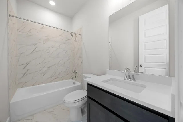 $514,623 | 8100 Royal Mint Cove, Lago Vista, TX 78645