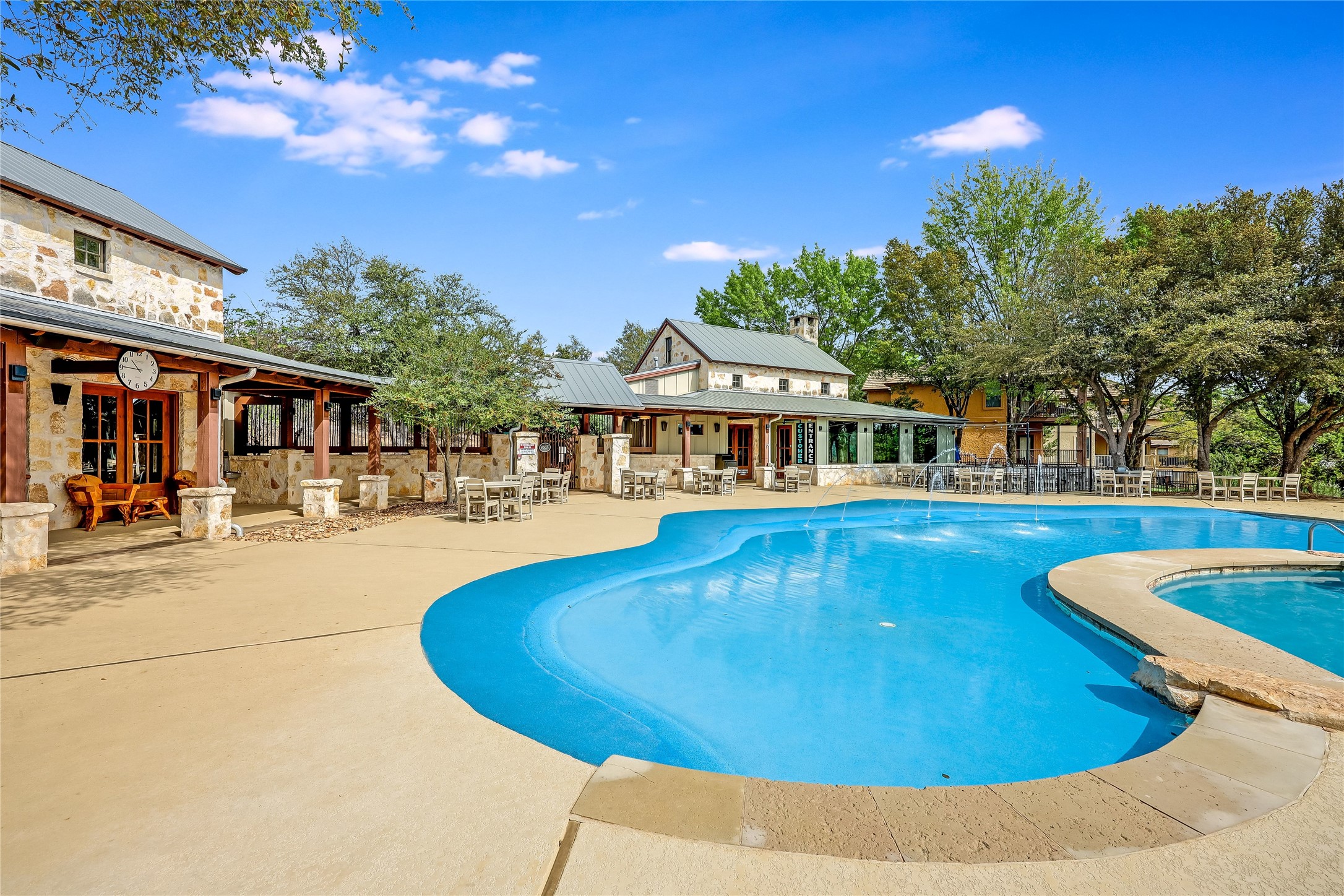 18333 Hidden Ridge Place Lago Vista, TX 78645 - Photo 30 of 40 Private restaurant overlooking the main pool.