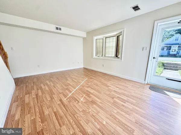 $1,600 | 331 North Governors Avenue, Dover, DE 19904