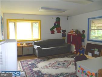 1614 Salem Road Burlington, NJ 08016 - Photo 4 of 12 Gallery Image 4