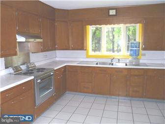 1614 Salem Road Burlington, NJ 08016 - Photo 9 of 12 Gallery Image 9