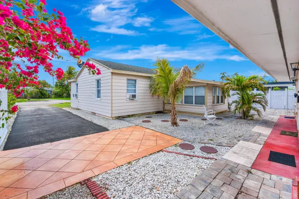 $750,000 | 505 Foresteria Drive, Lake Park, FL 33403