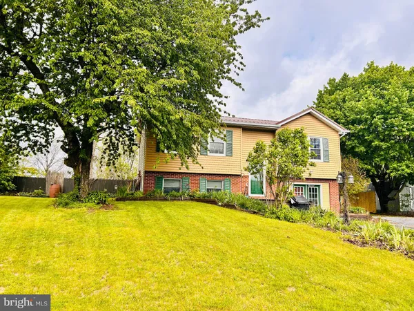 $239,000 | 211 Vanessa Drive, Pleasant Gap, PA 16823