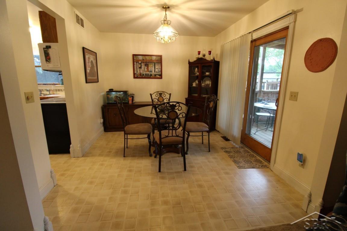 11424 Whitaker Road Fenton, MI 48430 - Photo 5 of 32 50046573-4.JPG