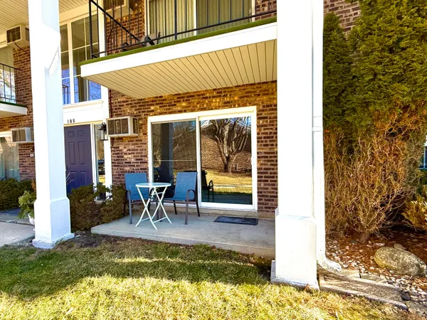 $250,000 | 108 Evelyn Lane, Unit B, Lake Geneva, WI 53147