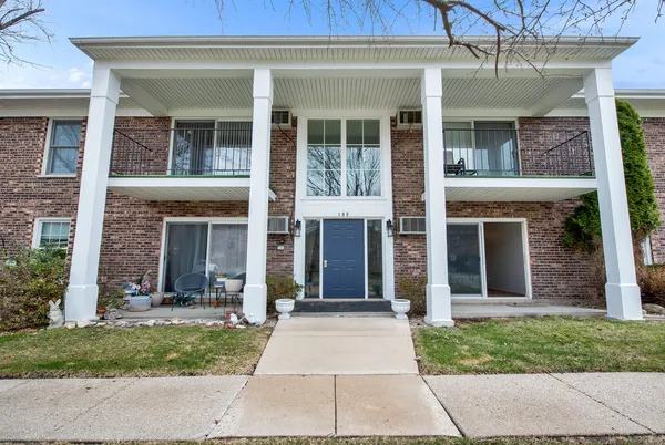 $250,000 | 108 Evelyn Lane, Unit B, Lake Geneva, WI 53147