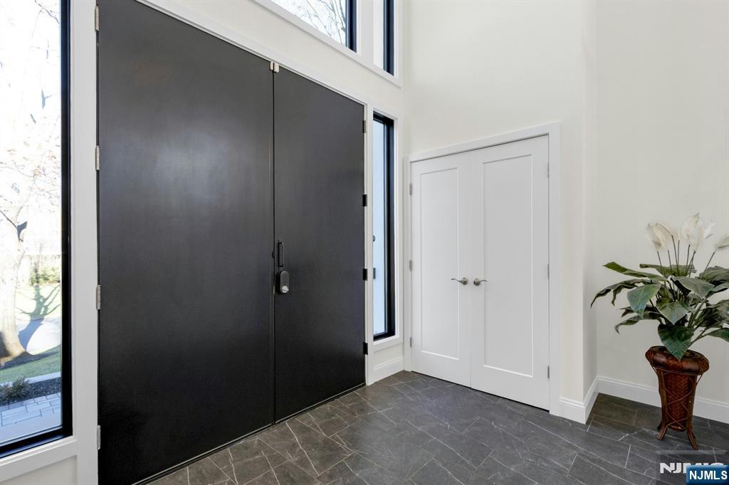 30 Sun Valley Road Ramsey, NJ 07446 - Photo 5 of 50