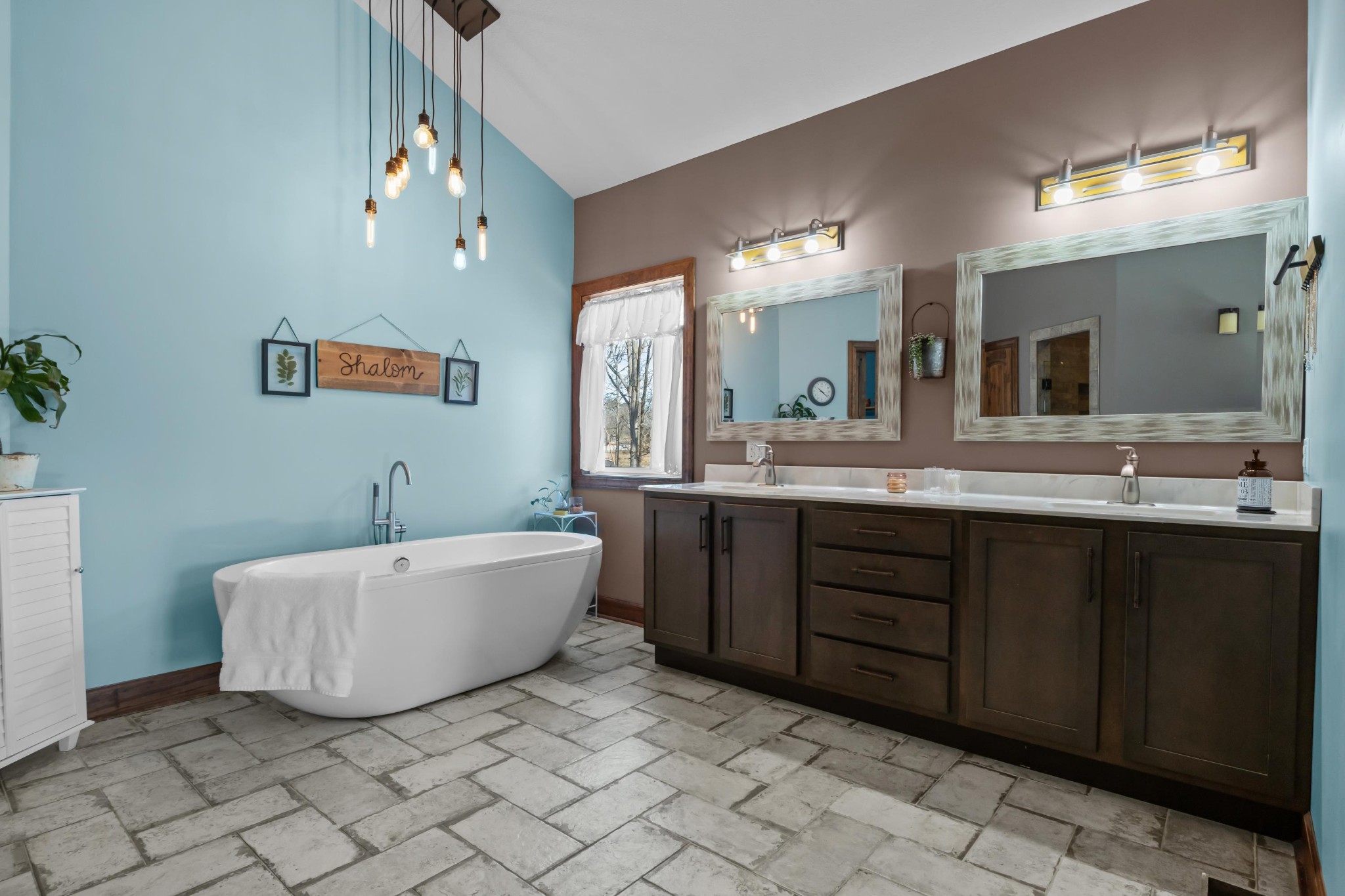 1816 McKelvy Road Camden, TN 38320 - Photo 31 of 100 a bathroom with a sink mirror and bathtub