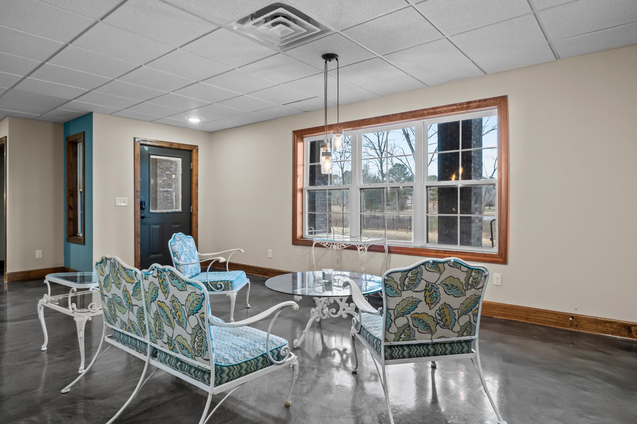 1816 McKelvy Road Camden, TN 38320 - Photo 50 of 100 a dining room with furniture a chandelier and wooden floor