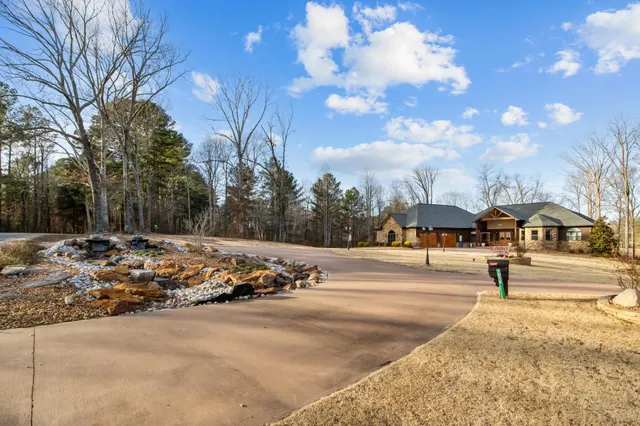$839,000 | 1816 McKelvy Road, Camden, TN 38320