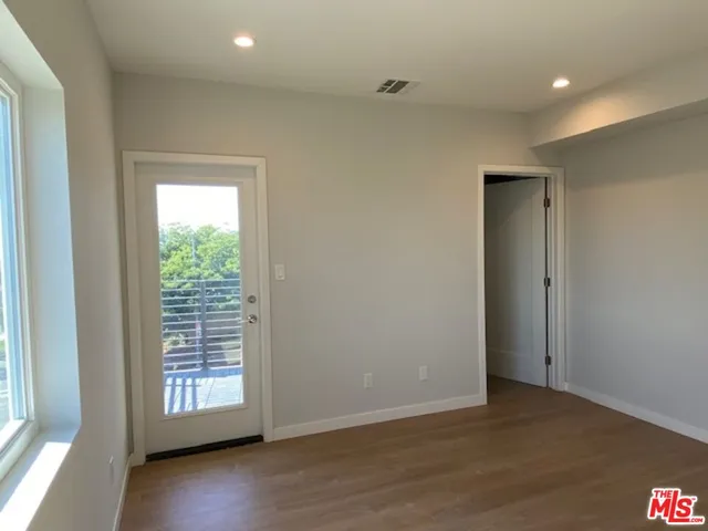 $3,250 | 4937 West 20th Street, Unit 3/4, Los Angeles, CA 90016