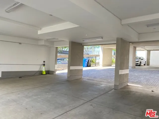 $3,250 | 4937 West 20th Street, Unit 3/4, Los Angeles, CA 90016