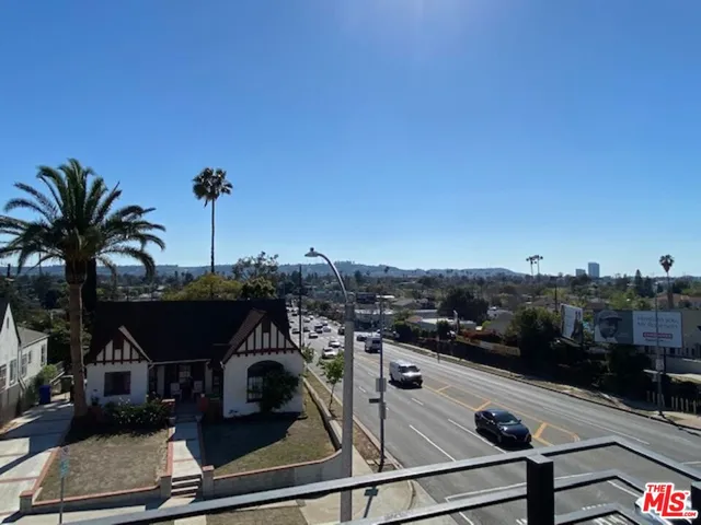 $3,250 | 4937 West 20th Street, Unit 3/4, Los Angeles, CA 90016