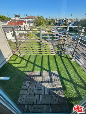 $3,250 | 4937 West 20th Street, Unit 3/4, Los Angeles, CA 90016