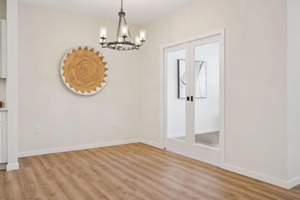 $250,000 | 1948 Wayzata Boulevard, Unit 105, Long Lake, MN 55356