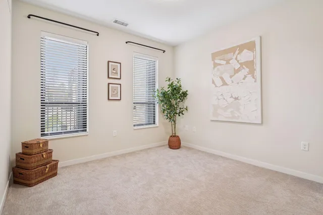 $259,900 | 1948 Wayzata Boulevard, Unit 105, Long Lake, MN 55356