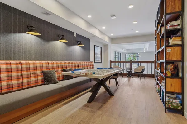 $250,000 | 1948 Wayzata Boulevard, Unit 105, Long Lake, MN 55356