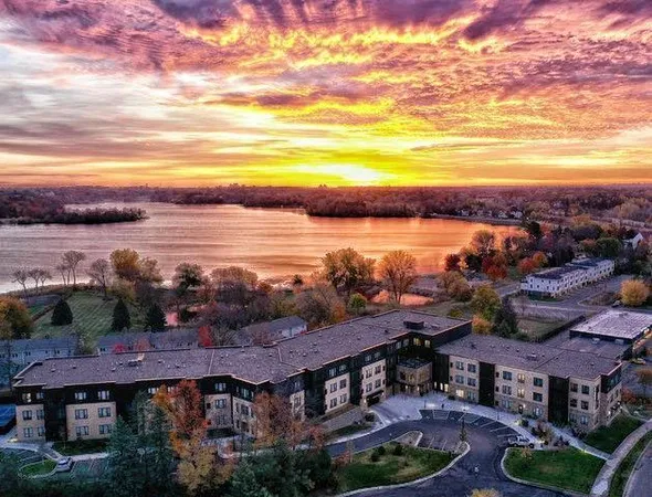 $250,000 | 1948 Wayzata Boulevard, Unit 105, Long Lake, MN 55356