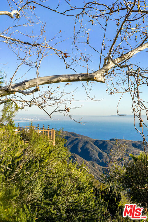 401 Moonrise Drive Malibu, CA 90265 - Photo 18 of 47 a view of water heater room