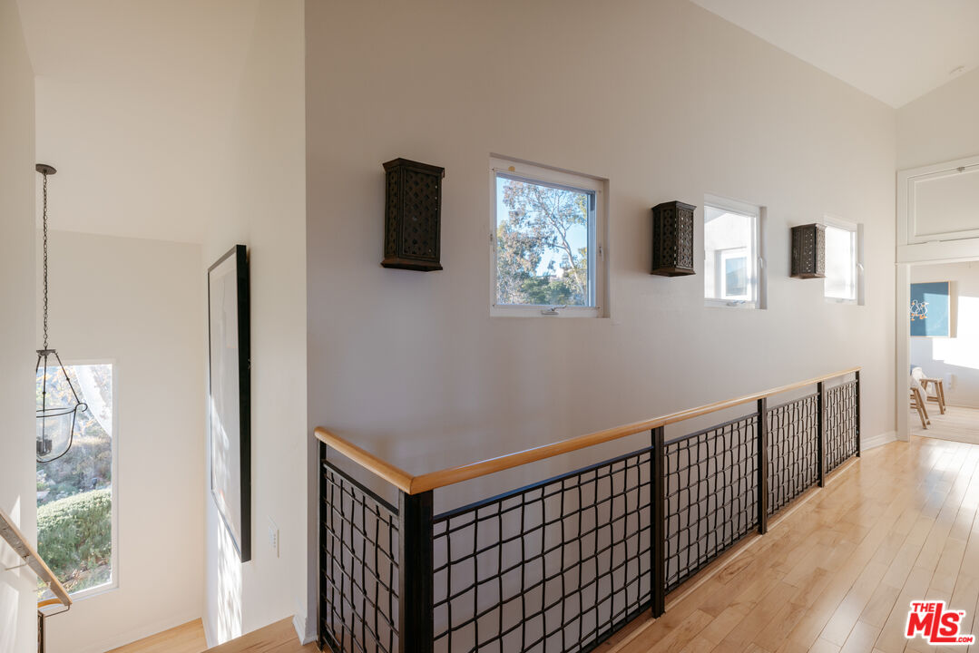 401 Moonrise Drive Malibu, CA 90265 - Photo 30 of 47 a view of entryway with wooden floor