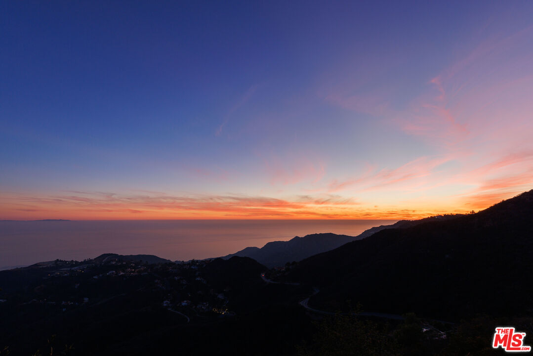 401 Moonrise Drive Malibu, CA 90265 - Photo 45 of 47 a view of sunset