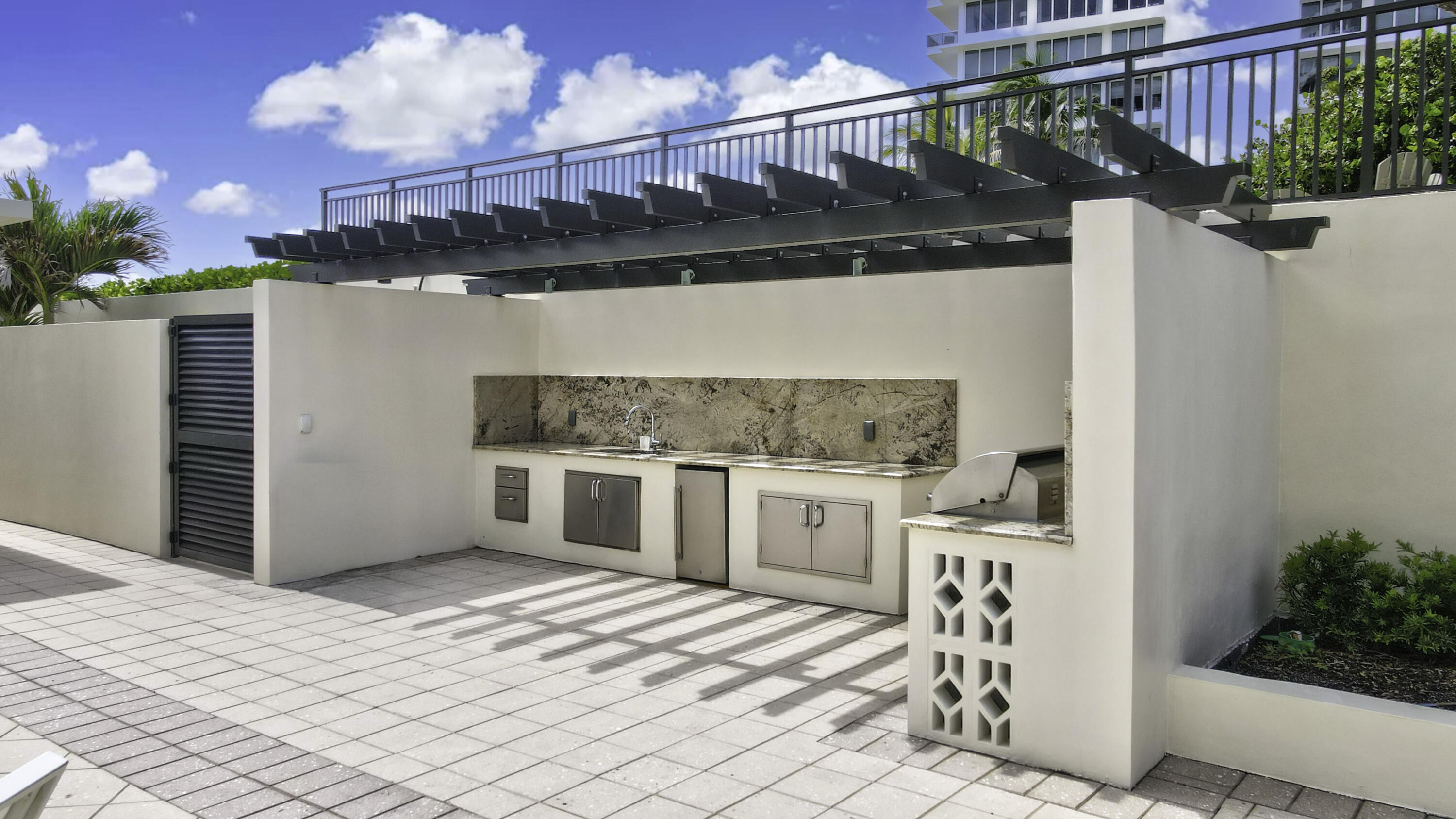 600 South Ocean Boulevard, Unit 6010 Boca Raton, FL 33432 - Photo 34 of 39 BBQ Area