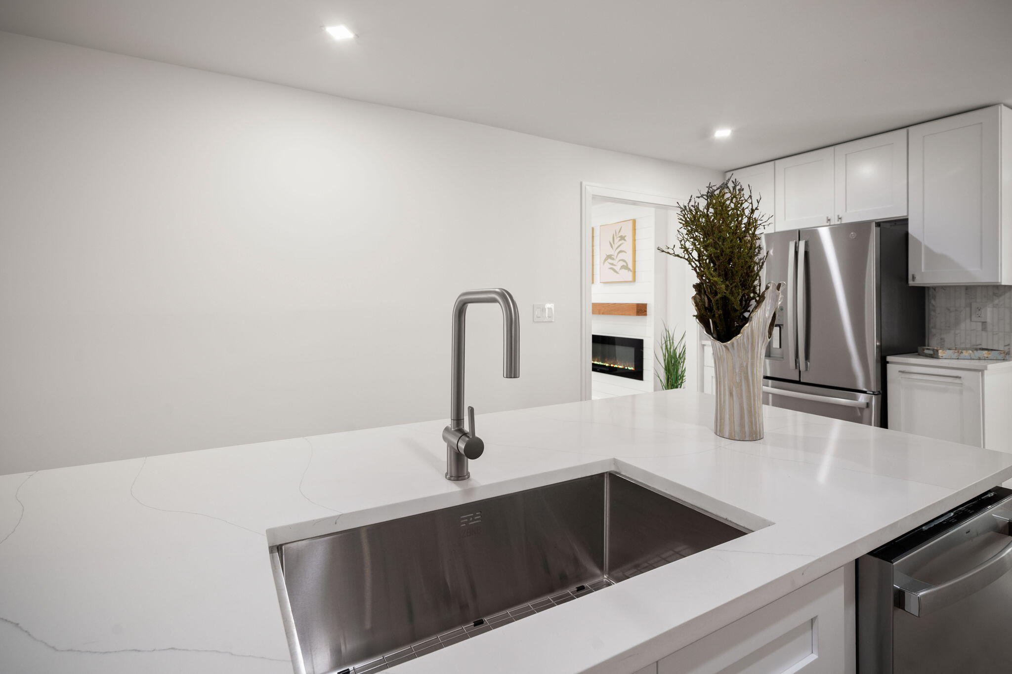 1260 Robin Road Mount Pleasant, SC 29464 - Photo 13 of 35 Deep Sink