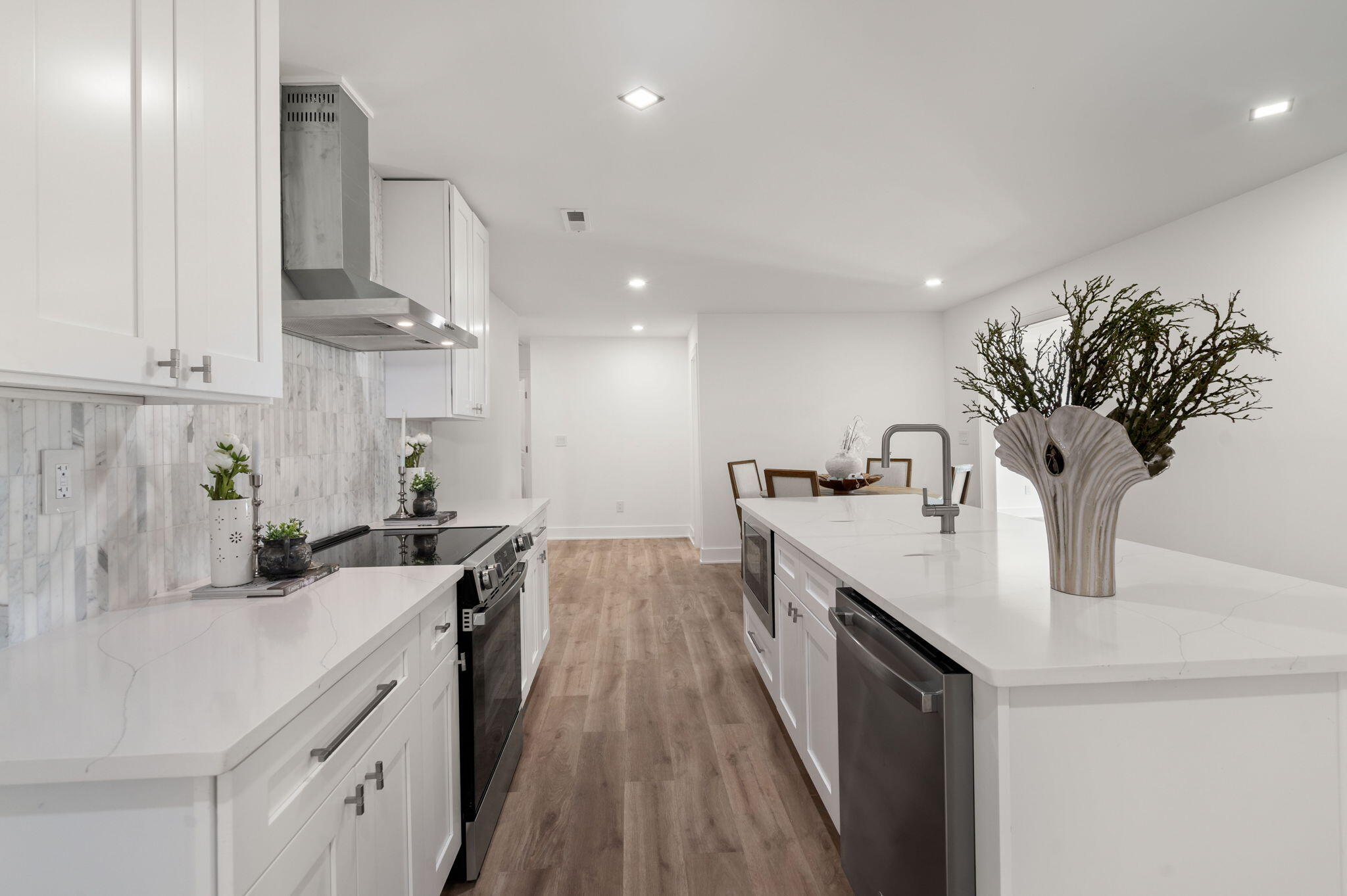 1260 Robin Road Mount Pleasant, SC 29464 - Photo 17 of 35 Kitchen