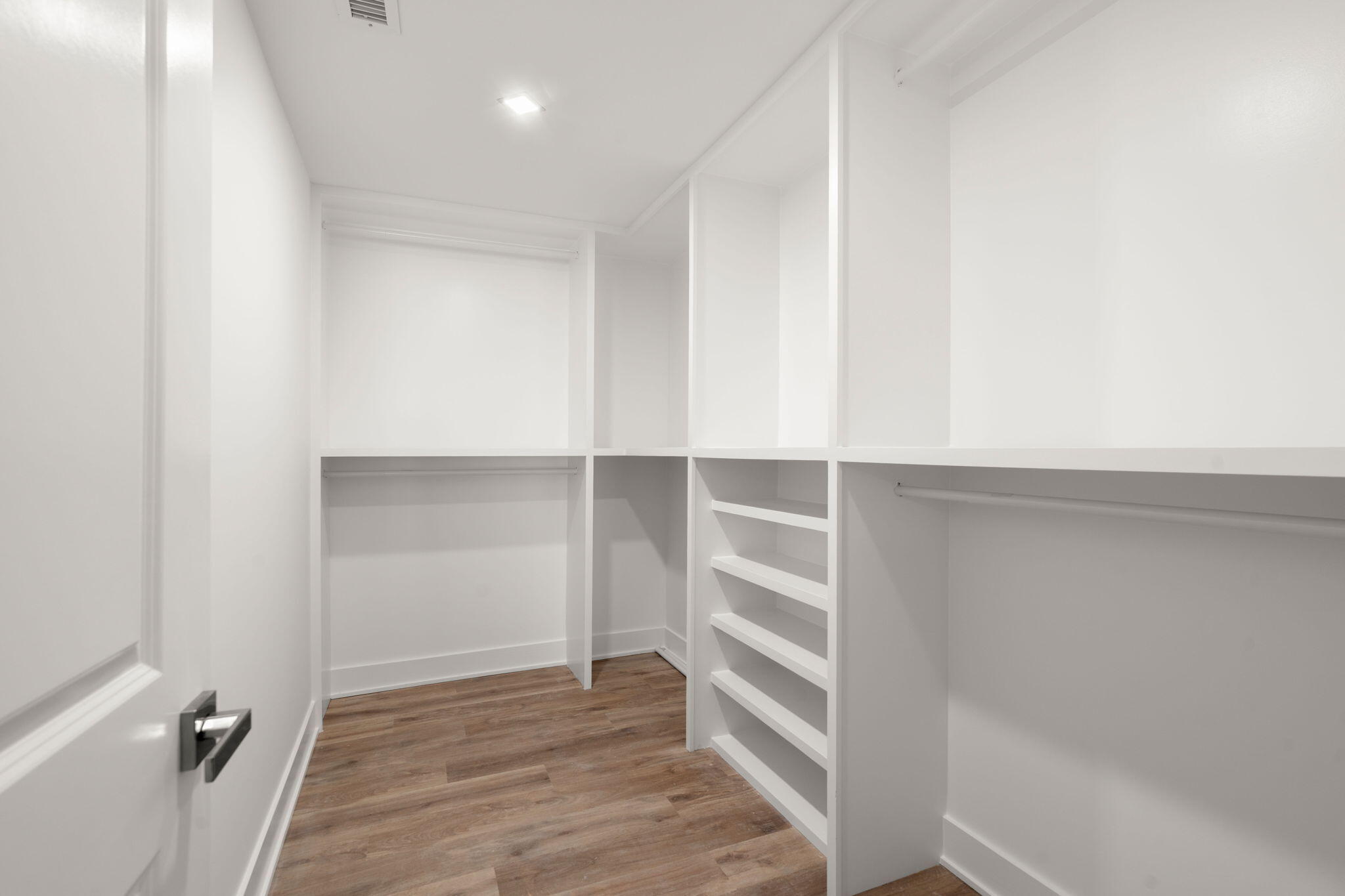 1260 Robin Road Mount Pleasant, SC 29464 - Photo 22 of 35 Primary Closet