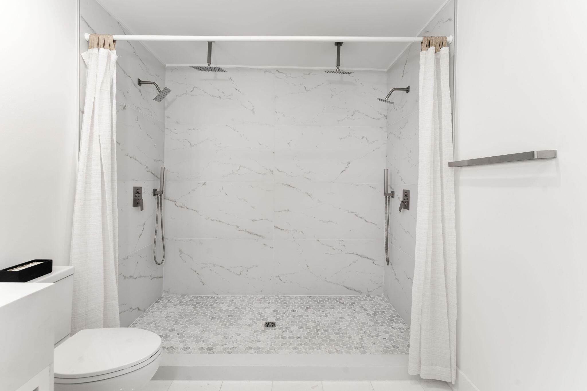 1260 Robin Road Mount Pleasant, SC 29464 - Photo 23 of 35 Primary Bath