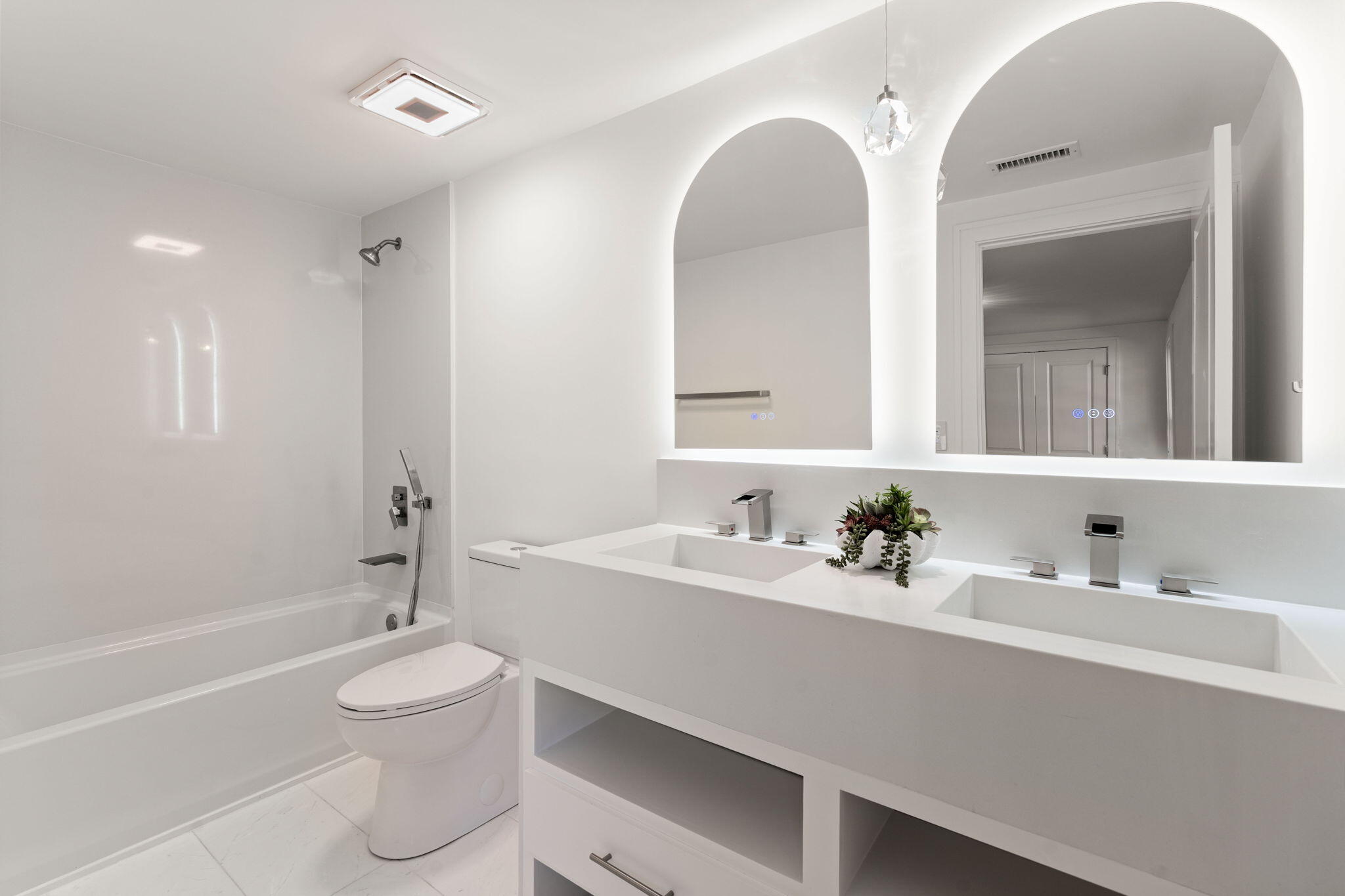 1260 Robin Road Mount Pleasant, SC 29464 - Photo 25 of 35 Bathroom 2