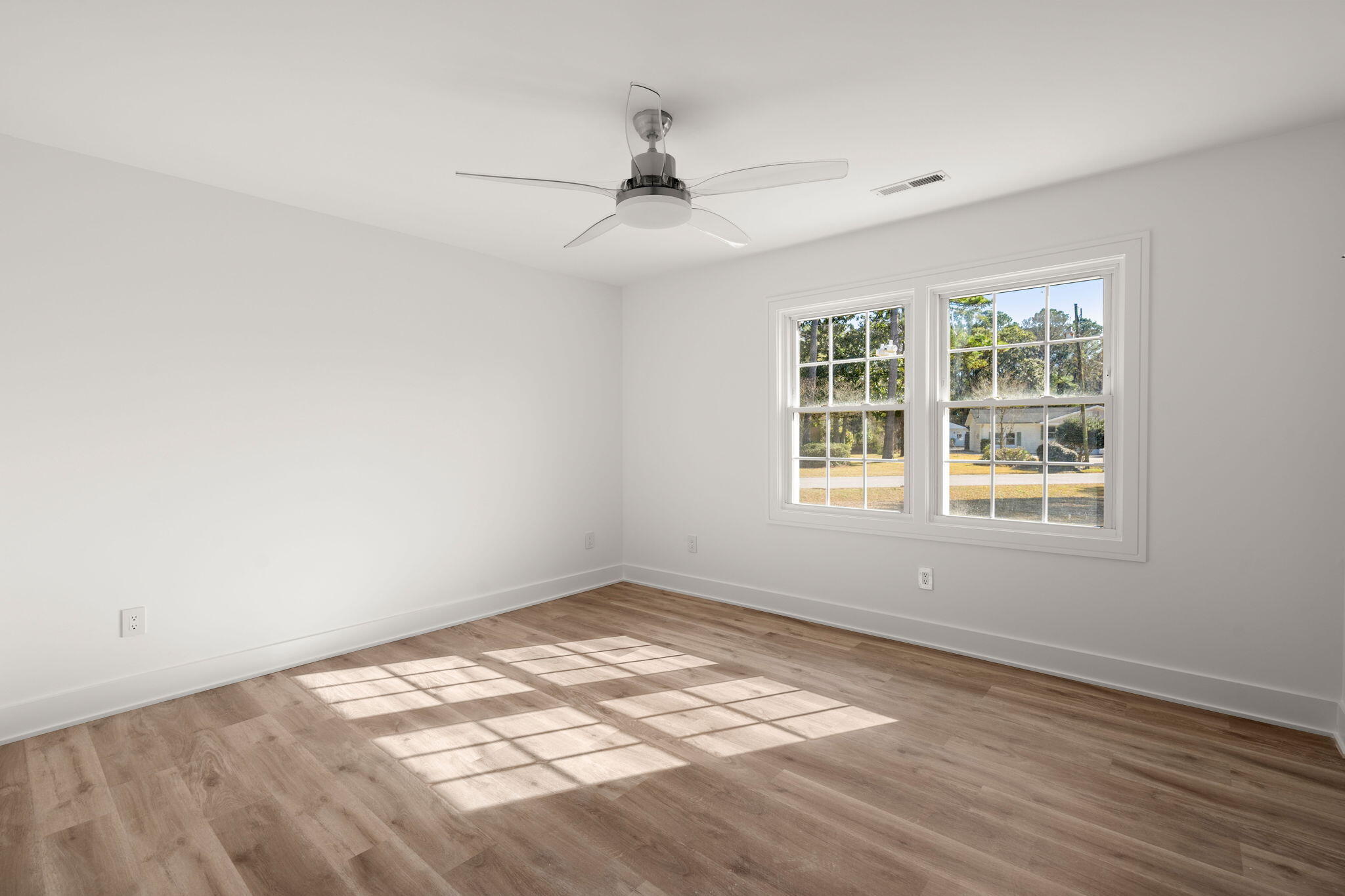 1260 Robin Road Mount Pleasant, SC 29464 - Photo 26 of 35 Bedroom 3