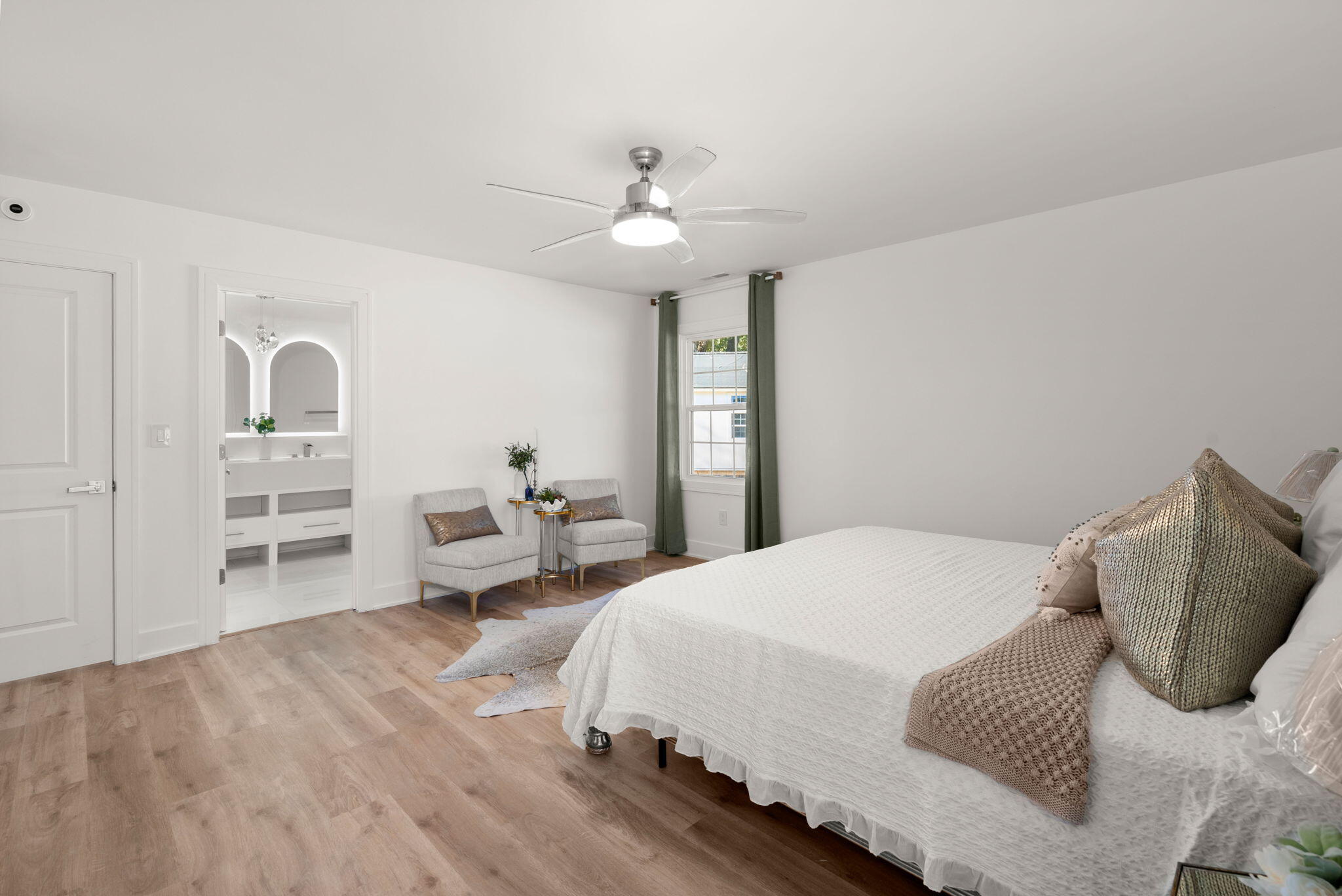 1260 Robin Road Mount Pleasant, SC 29464 - Photo 3 of 35 Primary Bedroom