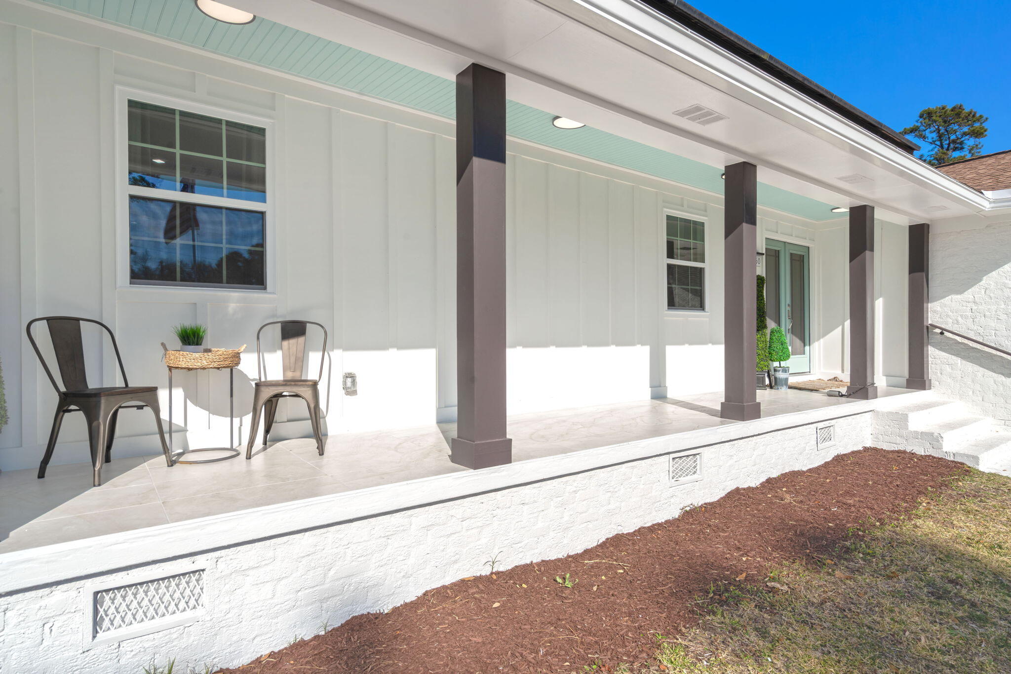 1260 Robin Road Mount Pleasant, SC 29464 - Photo 6 of 35 Front Porch