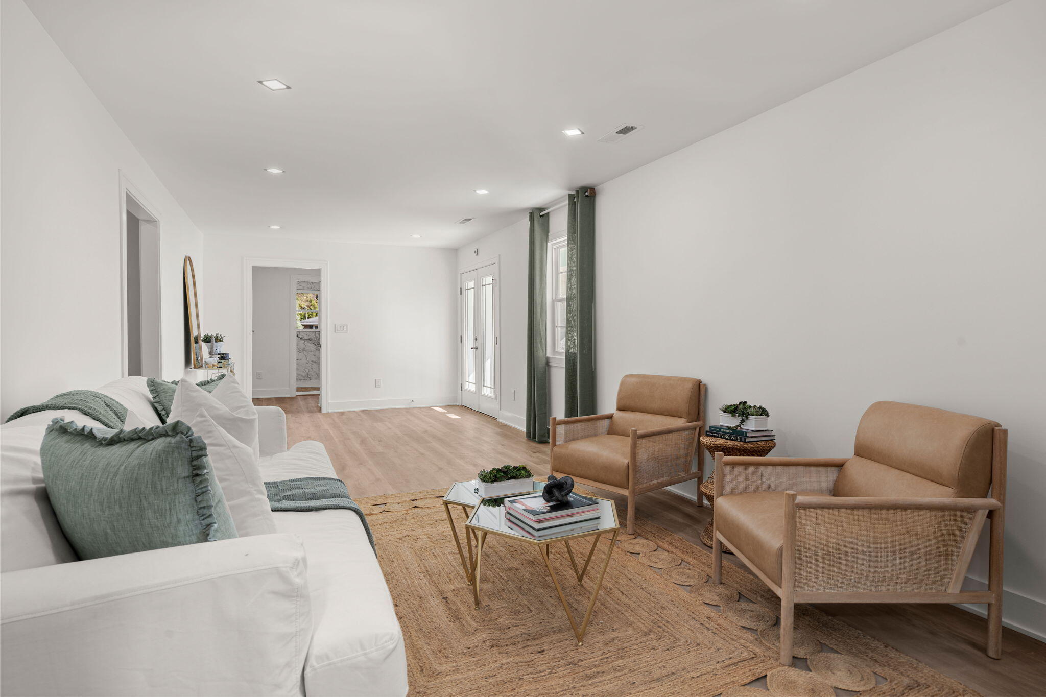 1260 Robin Road Mount Pleasant, SC 29464 - Photo 8 of 35 Living Room