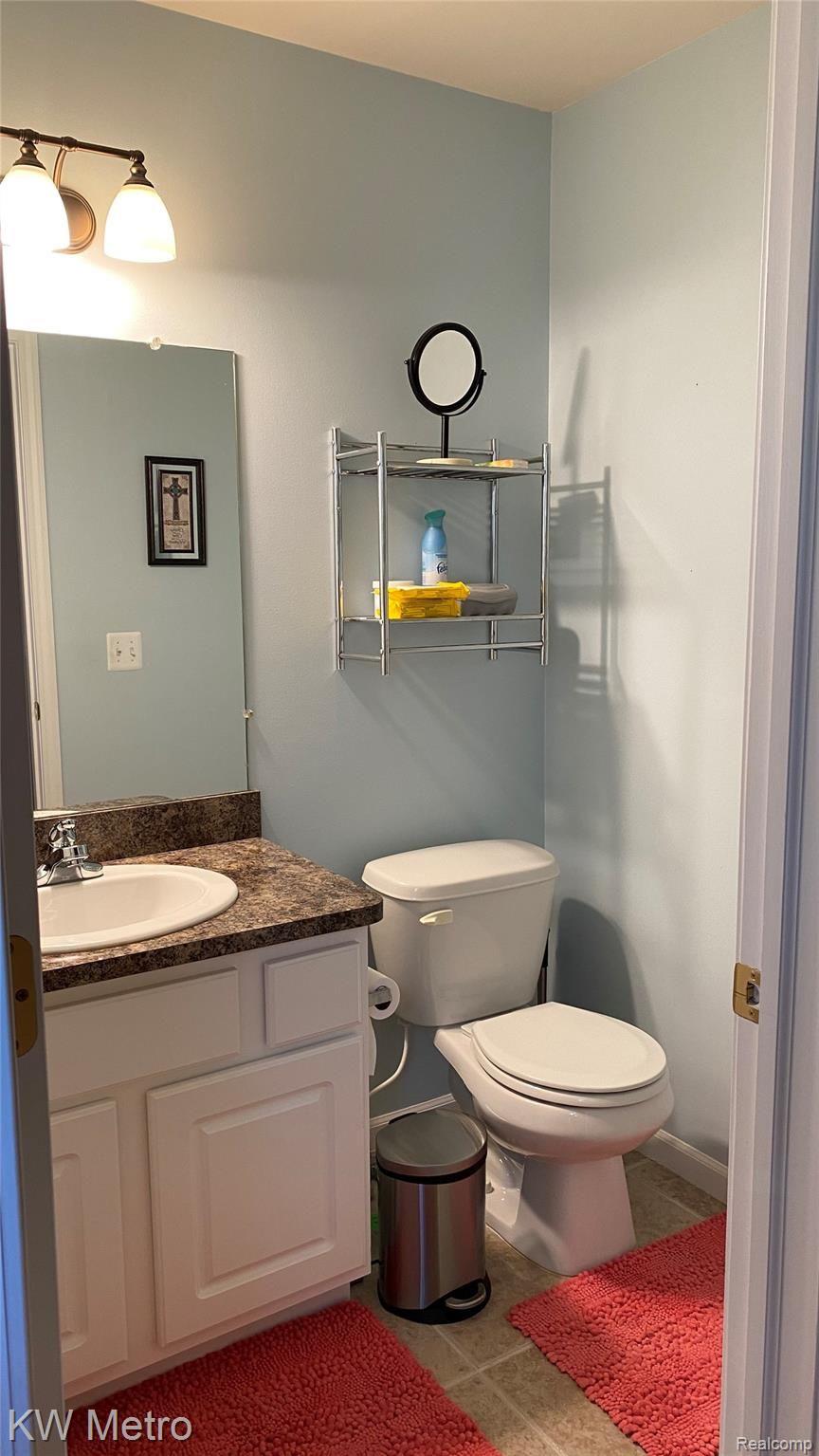 45568 Rathmore Drive Macomb, MI 48044 - Photo 5 of 20 Half Bathroom on 1st floor