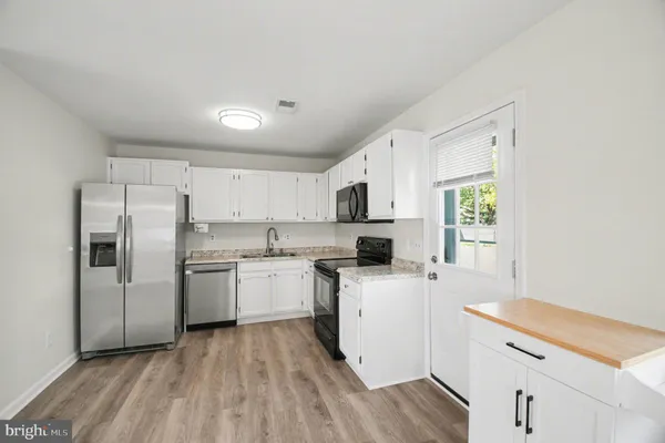 $2,295 | 907 Eastern View Drive, Fredericksburg, VA 22405