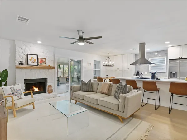 $3,300 | 3601 Ambleside Drive, Austin, TX 78759