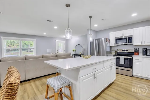 $2,400 | 607 Dyches Drive, Savannah, GA 31406