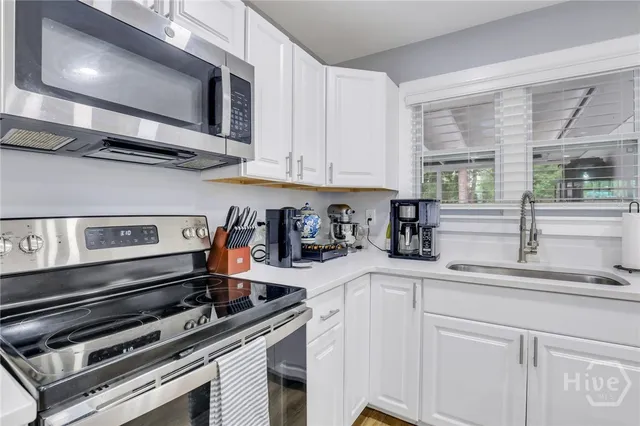 $2,400 | 607 Dyches Drive, Savannah, GA 31406