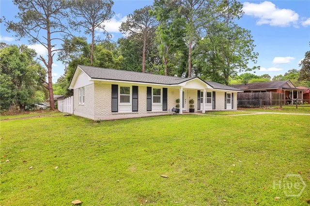 $2,400 | 607 Dyches Drive, Savannah, GA 31406