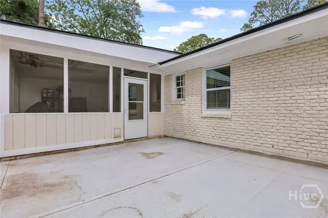 $2,400 | 607 Dyches Drive, Savannah, GA 31406