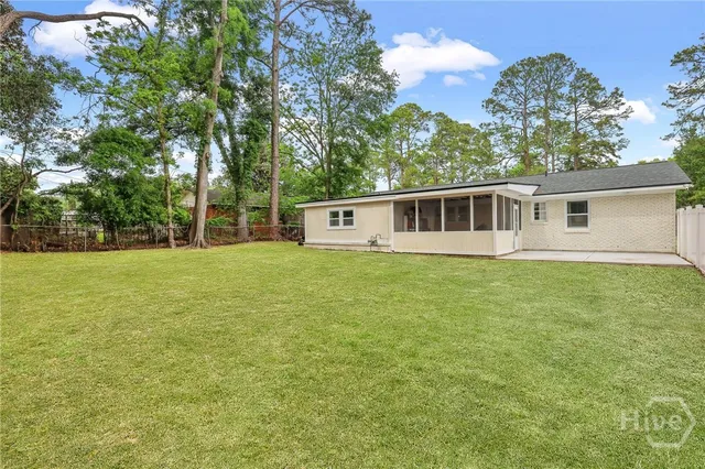 $2,400 | 607 Dyches Drive, Savannah, GA 31406